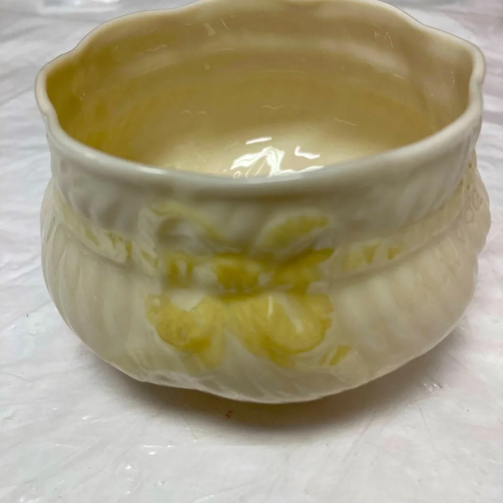 Belleek Pottery Lustre Ribbon Sugar Bowl